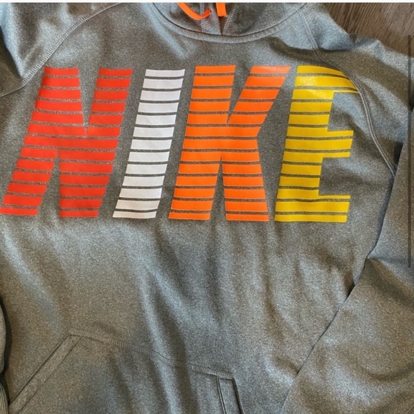 💕Nike Therma-Fit Hoodie💕 - Picture 2 of 4